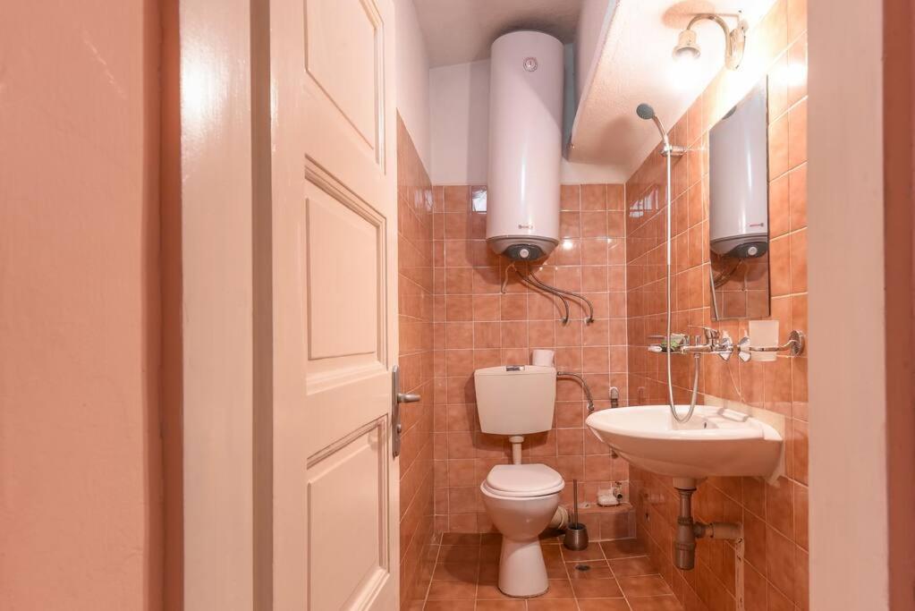Spacious And Cozy 3 Bedroom Apartment In Downtown Sofia Exterior foto